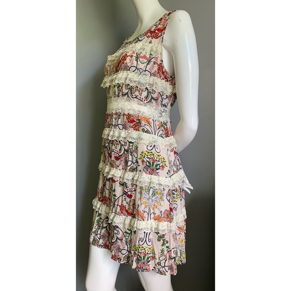 JJ’s Fairyland : floral & lace tiered dress